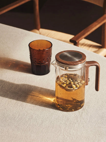 KINN Pure Ritual removable fine-mesh tea infuser close-up detail